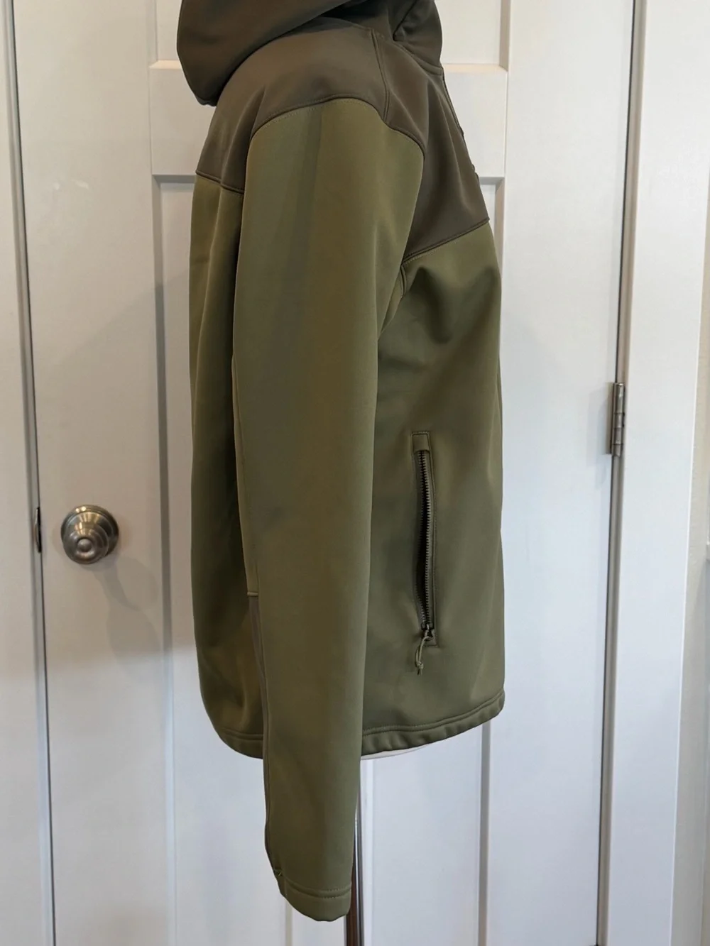 THE NORTH FACE Apex Risor Softshell Jacket - Men’s Size Large Green *STAINS*